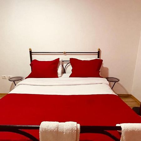 Hotel Drinos Тирана Экстерьер фото