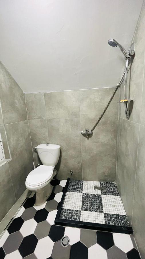 Hotel Drinos Тирана Экстерьер фото
