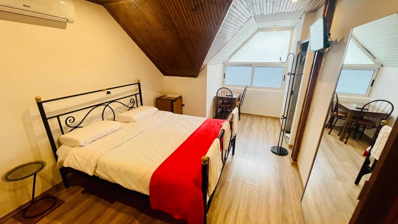 Hotel Drinos Тирана Экстерьер фото