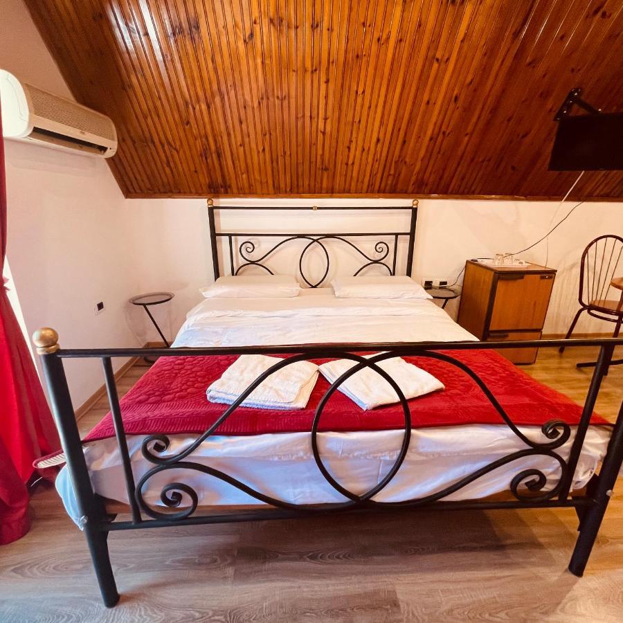 Hotel Drinos Тирана Экстерьер фото
